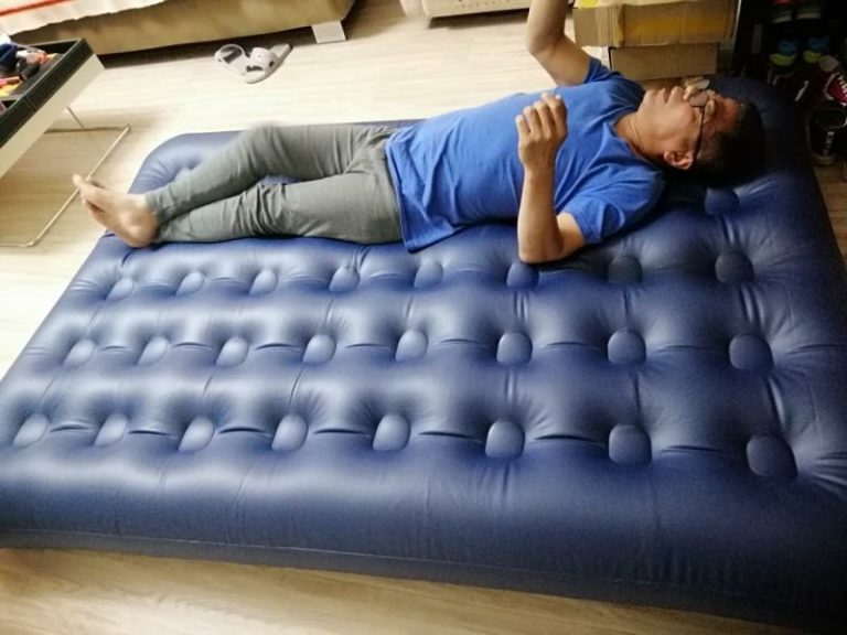 inflatable pool beds